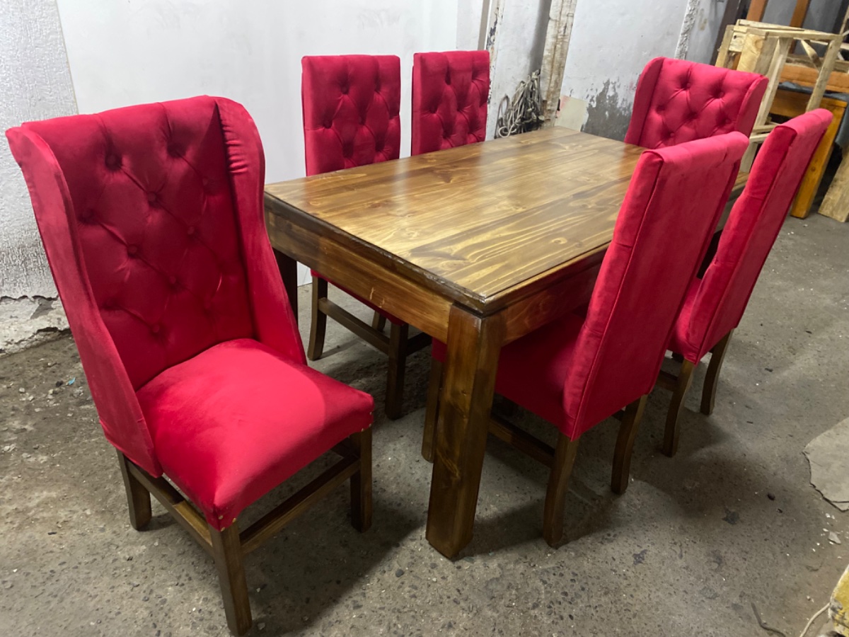 Comedor 6 sillas capitones 12 botones